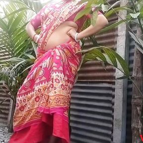 Bengali Desi Bhabhi Outdoor Chudai Devar Ke Saath red Saree main (Official Video By Villagesex91 )