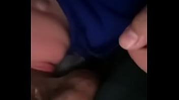 Mi reina me da una rica mamada