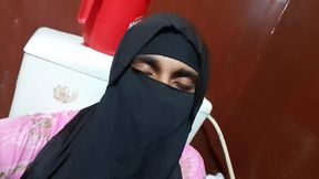 Sexy hot hijabi sissy crossdresser fingering her ass