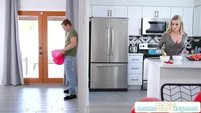 Me and My Hot Stepmom Sarah Taylor Spend Valentine's Day Fucking S2:E2