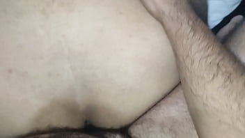 O parrudo metendo bareback