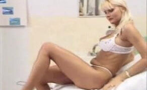 Judith Grant mengambil seks pantat tegar yang kejam