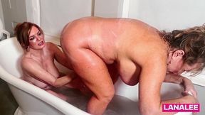 lana lee and andi james have sexy bathtime