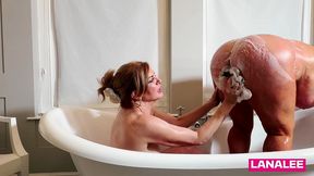 lana lee and andi james have sexy bathtime