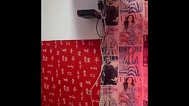 Não resistiu ao me vê de vestido e já quis me foder toda