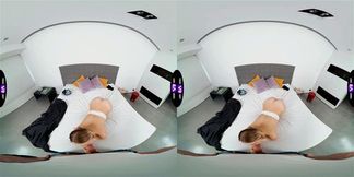 TmwVRnet Kristy Waterfall Taking the camera into bed