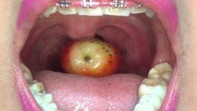 I Swallowed a Lot of Huge Strawberries!!