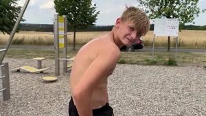 EastBoys.com: Nailing and cute amateur