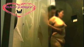 tomando un rico bano con mi amigo