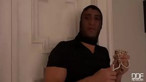 A Robber'_s Surprise: Busty Blonde Banged By Burglar