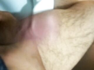 Masturbación en baño publico