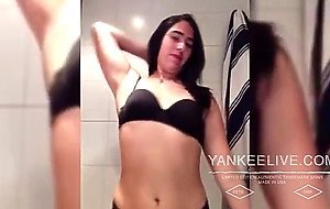 mi novia    desnudandose  para  mi