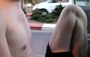 Exhibition Young Guy jacks in traffic