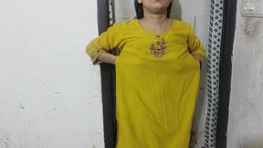 Nahati hui step sister ko paise dekar jabar dasti chod diya