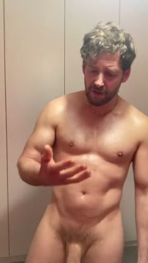 Muscle blind white guy jerk off and cum on his body