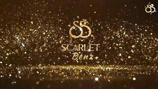Scarlet Benz's Naughty Christmas: Colombian Blonde's Grinchy Anal Debut