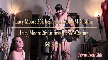 Lucy Moore 26j. beim BDSM Bi-Sklavinnen-Casting - Teil 2 von 3