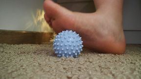Grace of the foot: massage ball in action