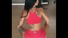 Atriz porn&ocirc_ Elisa Sanches dan&ccedil_ando