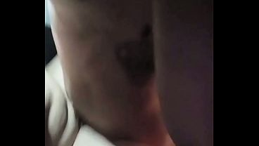 Vazado fudendo com o motorista de app. Casada safada, voltando do role, nao aguentou o tesao e fudeu com o motorista.