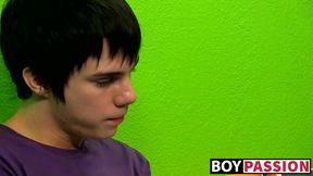 Feet loving twinks Kyler Moss and Ryan Sharp fuck deeply