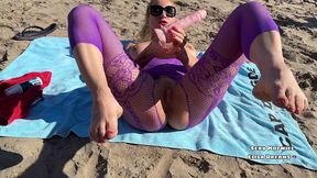 sexe et bukkake a la plage (1ere partie: me godant tous mes trous) voici pour ...