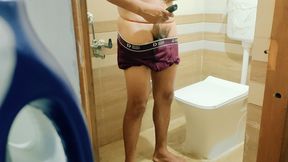 bathroom me lund ke nikale bal or lund ko kiya saf