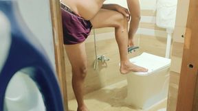 bathroom me lund ke nikale bal or lund ko kiya saf