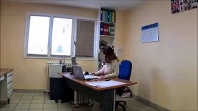 ma secretaire a gros seins s exhibe