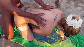 baisee et enculee par 2 voyeurs a la plage + bukkake: 19 ejacs voici pour ce...