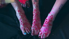 love how hot wax feels on my feet