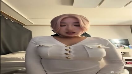 Pesona Toketnya Cici Winter Nyepong Dildo