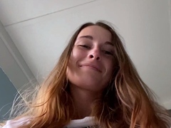 Young amateur teen in solo masturbation playing with herself