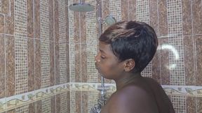 AFRICAN SOLO GRANNY MASTURABTE HER PERFECT PUSSY FULL VIDEO