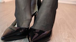 Stiletto Heels Off – Nylon Toes Reveal (Floor POV)