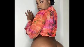 Hermanastra caliente me seduce con video porno