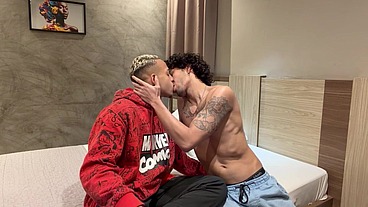 LEITANDO O CUZINHO APERTADO DO AMIGO DA FACULDADE