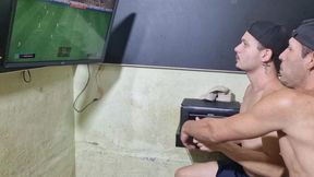 fui jogar video game com o pr e ele me comeu gostoso