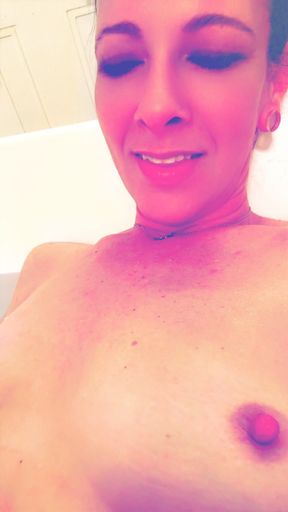 Live webcam shows on xhamster live and stripchat Shelby always gives a great performance with her multi-orgasmic horny self