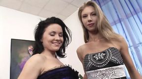 Tall Girls Fuck Dick in Superb 3some