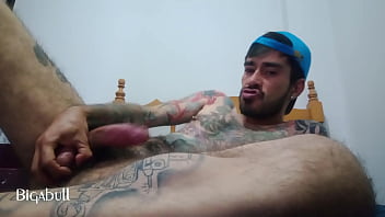 Uy que rico chimbo de hombre tatuado