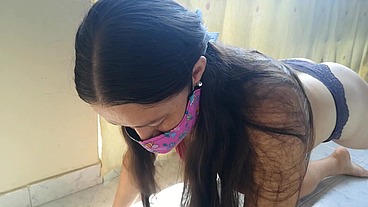 Mi Hijastra Descubre Que Le Gusta Jugar A La Puta Barata