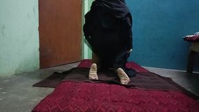 I fucked my friend&#039;s wife in Hijab alone in her house and put my cock&#039;s juice in her pussy