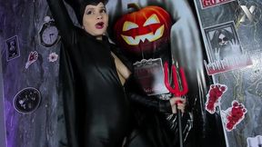 Dildo Fuck Between Lesbians