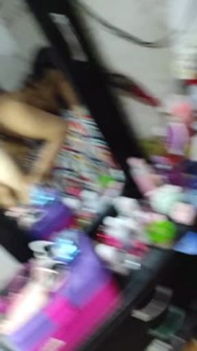 احح مكاين ها لحوا فنص ليل مع صاحبتي كتغوت بكترث لخبيط