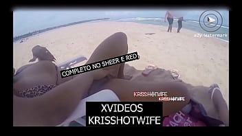 Kriss Hotwife &eacute_ Abordada Por 2 Desconhecidos Na Praia Enquanto Se Masturbava