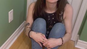 Empress Scarlett pops bubble gum and plays with her feet