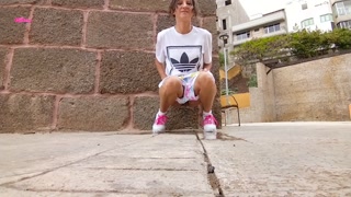 Risky pee in the city center