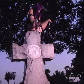 Gothic girls fuck at cemetery