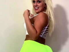 Pretty Hot Blonde Cam Babe Masturbate Solo on Cam